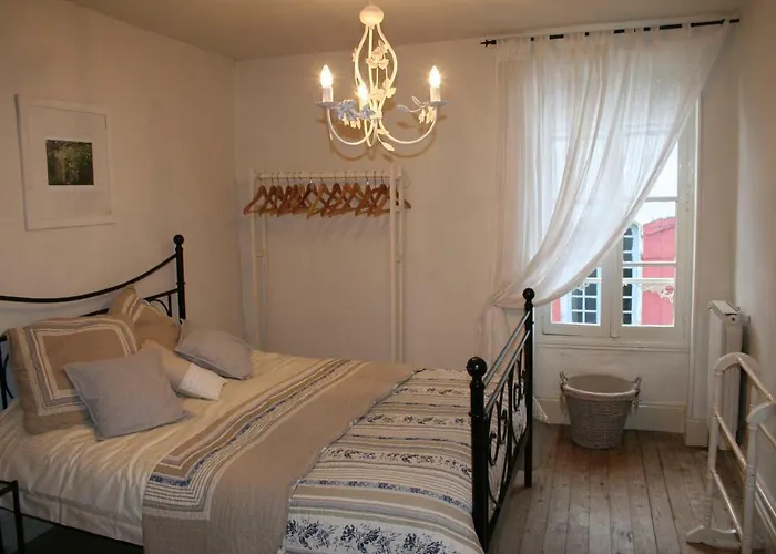 بيت للعطل My Little French House مونفلاكين
